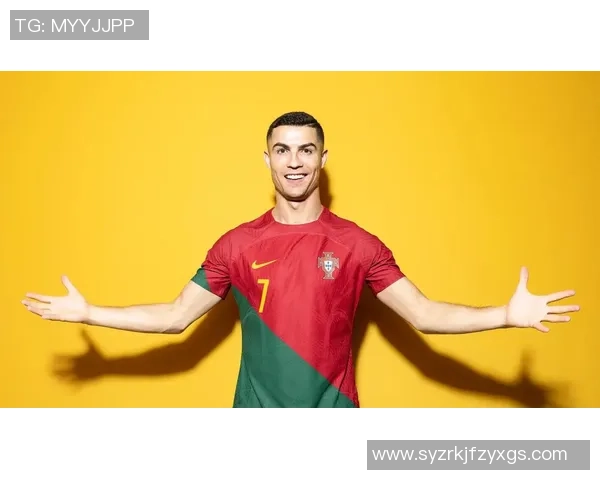 足球球星穿短裤展现活力与风采 穿搭背后隐藏的运动魅力与时尚趋势